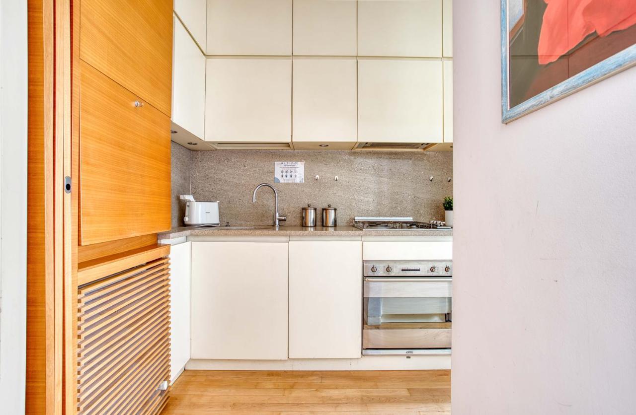 Joivy Vibrant Studio With Balcony Milan Exterior photo