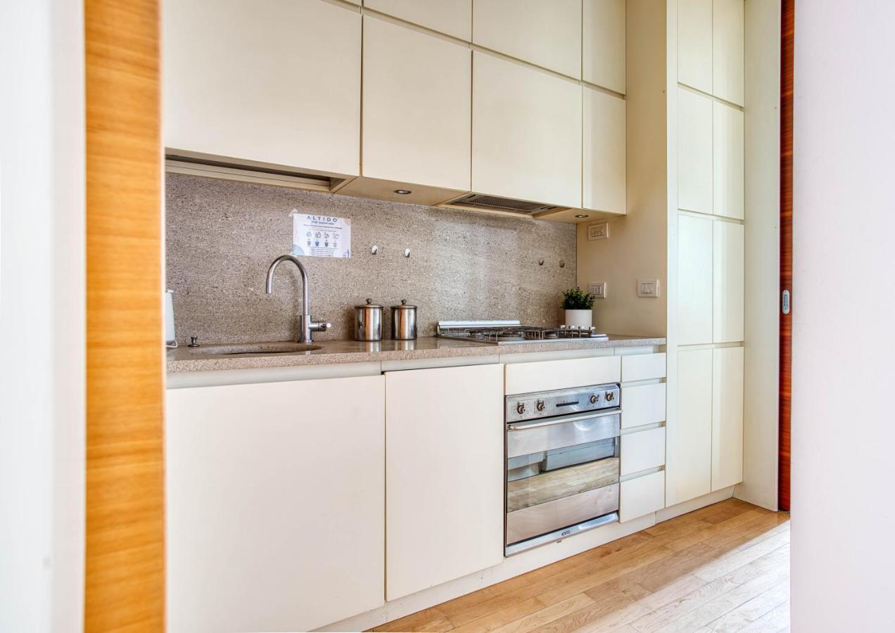 Joivy Vibrant Studio With Balcony Milan Exterior photo